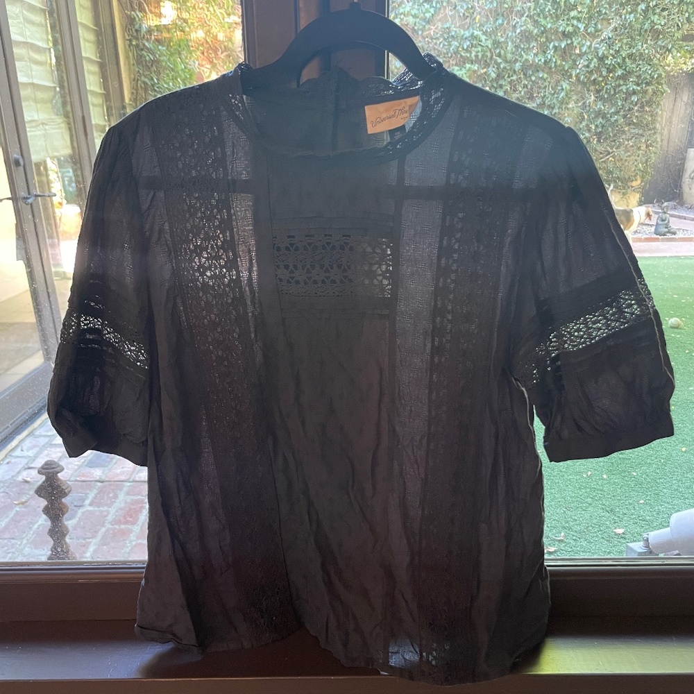 Short sleeve blouse